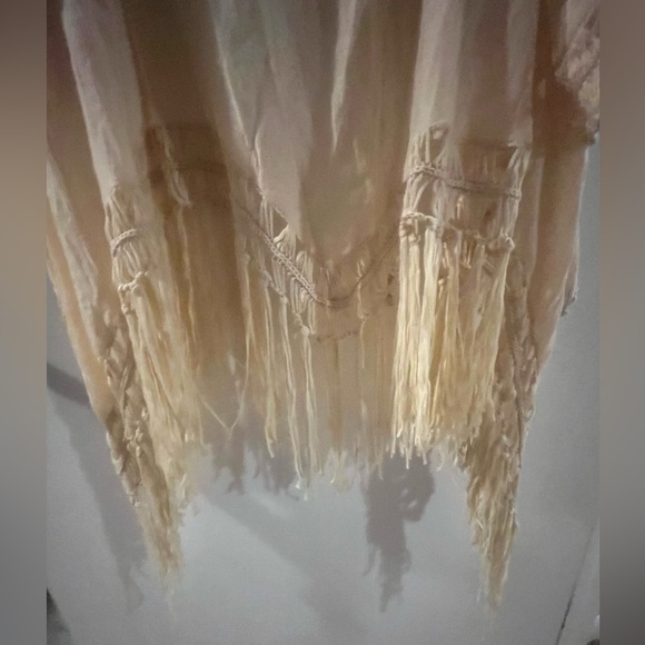 Plus Size Women’s 2X Cream colored Hollow Out Tassel Kimono Cover - Picture 6 of 12